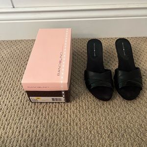 Bandolino Women’s Black slip on heel. Size 9.5